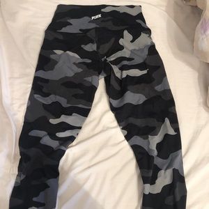 Victoria’s Secret PINK Navy Camo Leggings